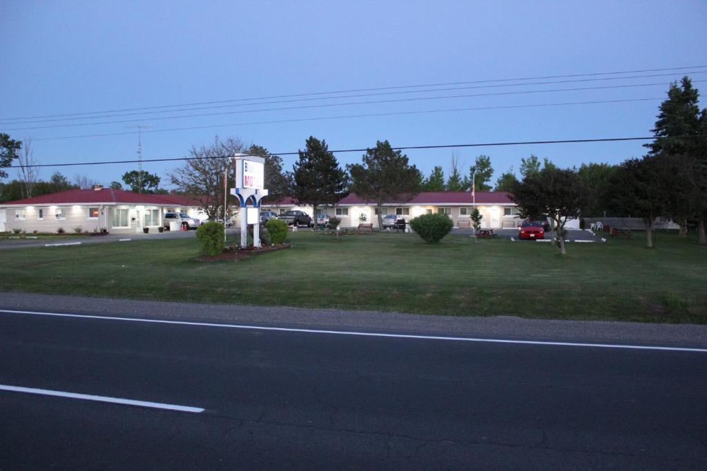 Blue Jay Motel Peterborough Bagian luar foto