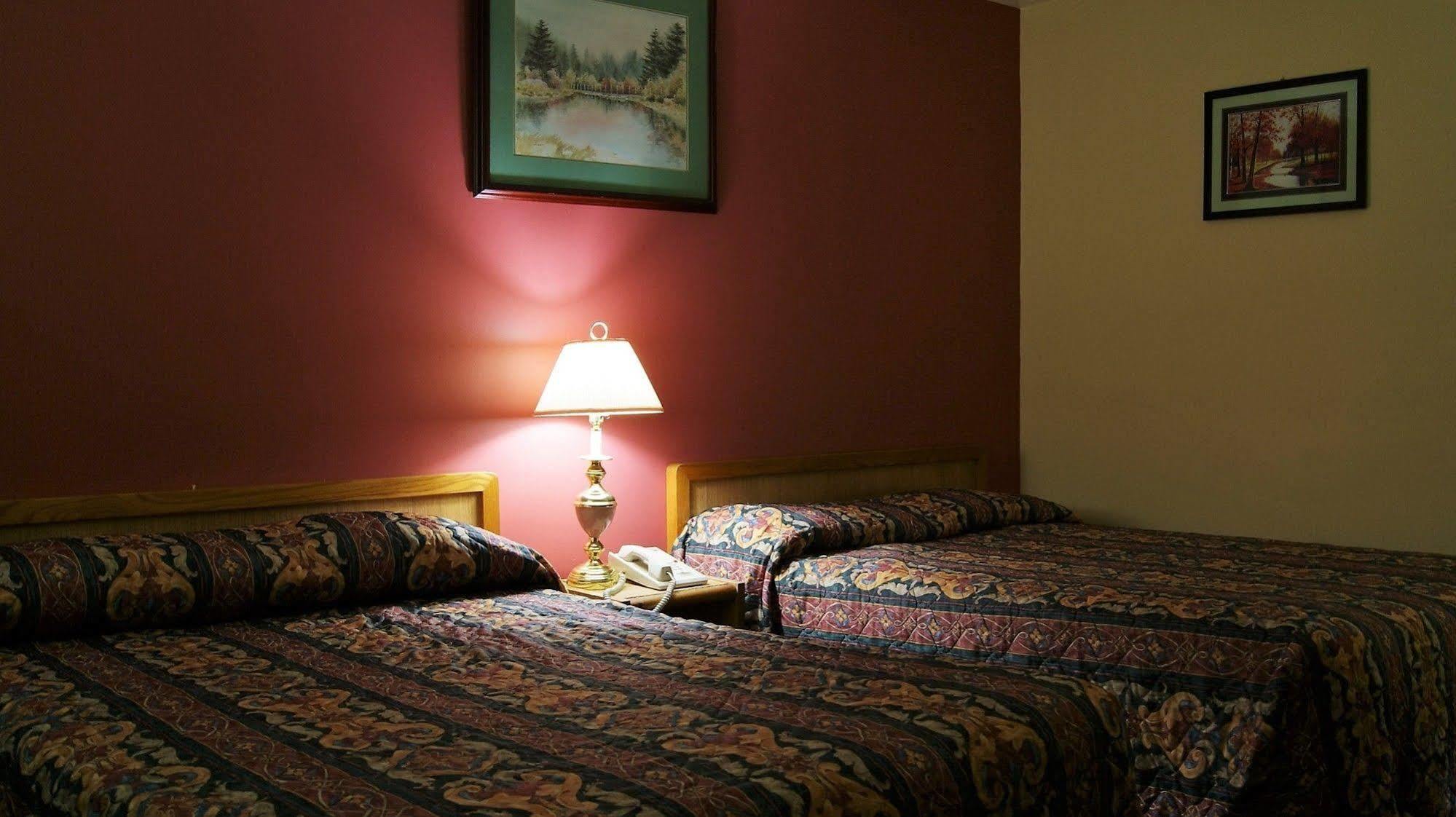 Blue Jay Motel Peterborough Bagian luar foto