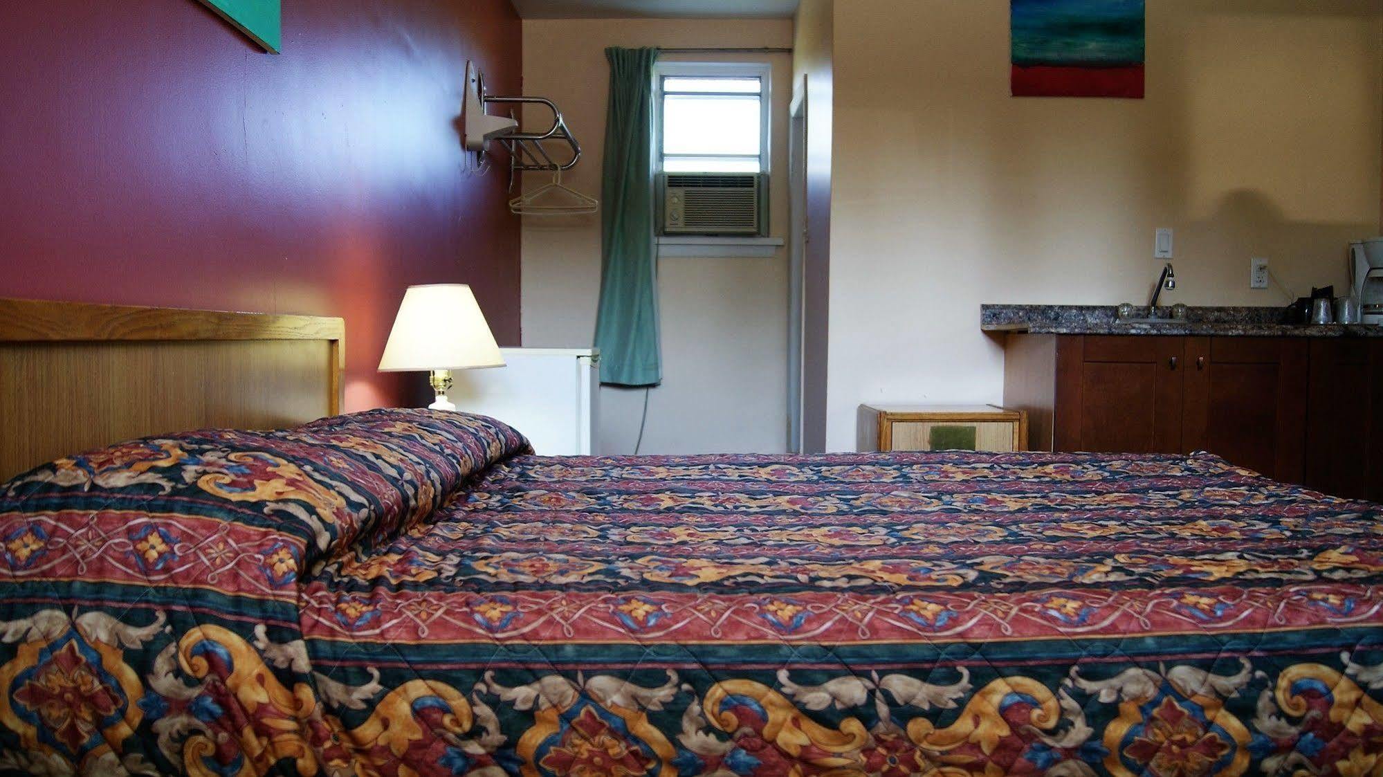 Blue Jay Motel Peterborough Bagian luar foto