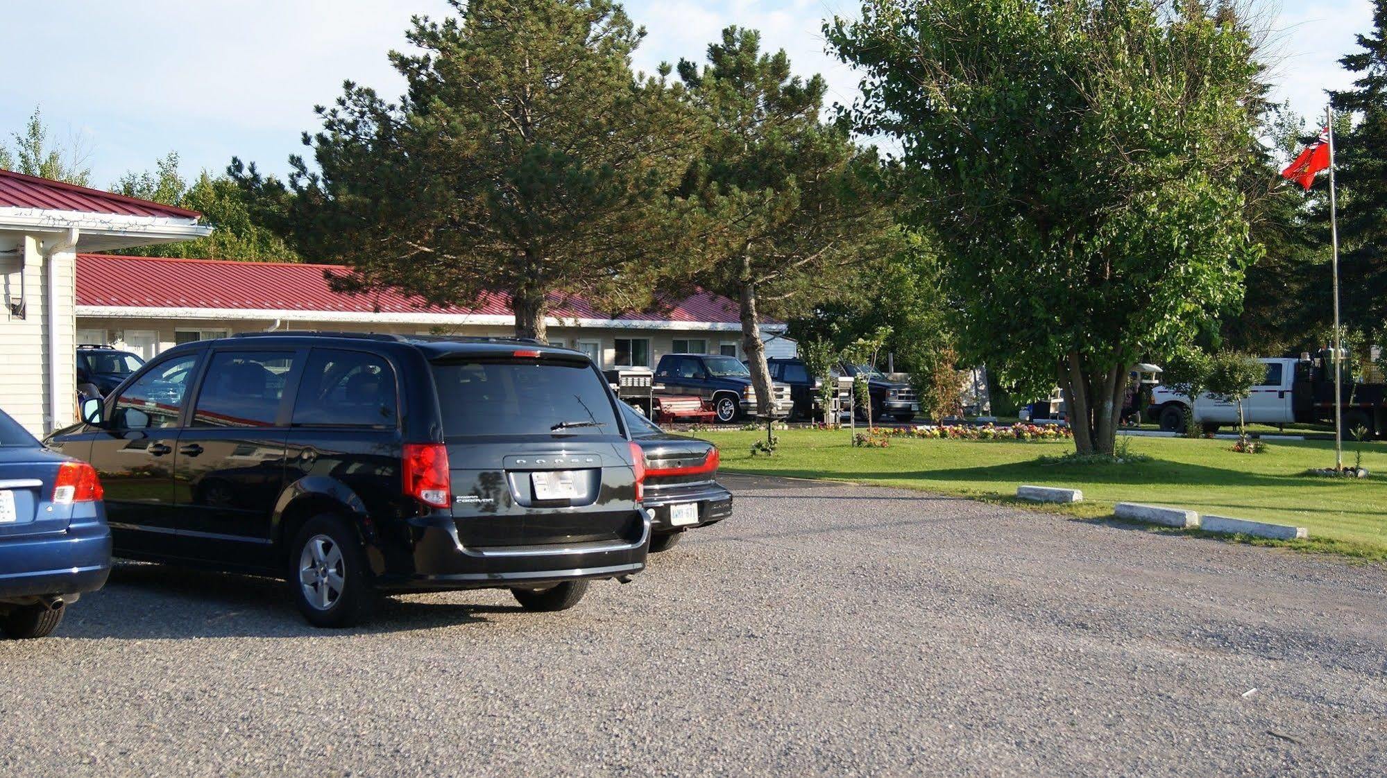 Blue Jay Motel Peterborough Bagian luar foto